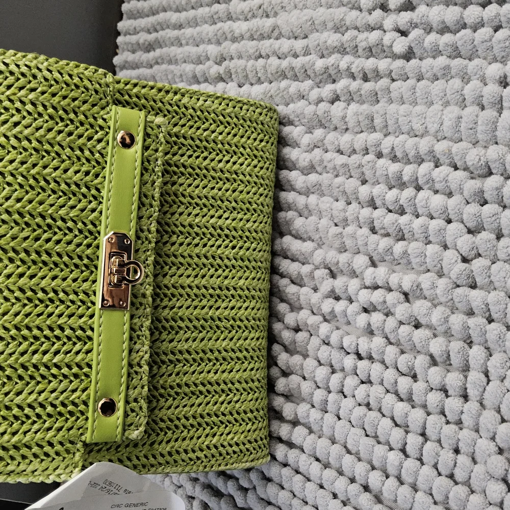 NWOT Green Woven Straw Handbag - Picture 10 of 15